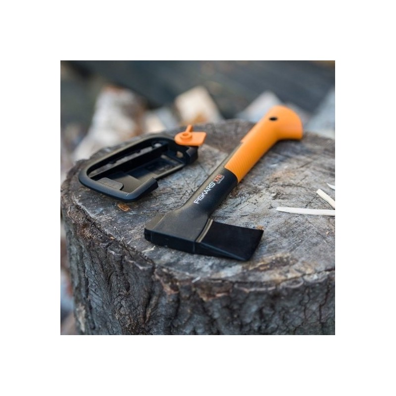 Ascia taglia legno Fiskars X7 con custodia in plastica