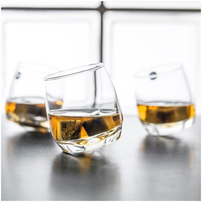 Bicchiere con fondo a dondolo per liquore e distillati