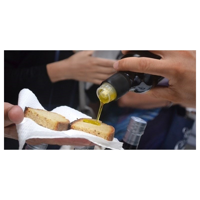 bottiglia per olio con tappo versatore salva goccia e anti riempimento