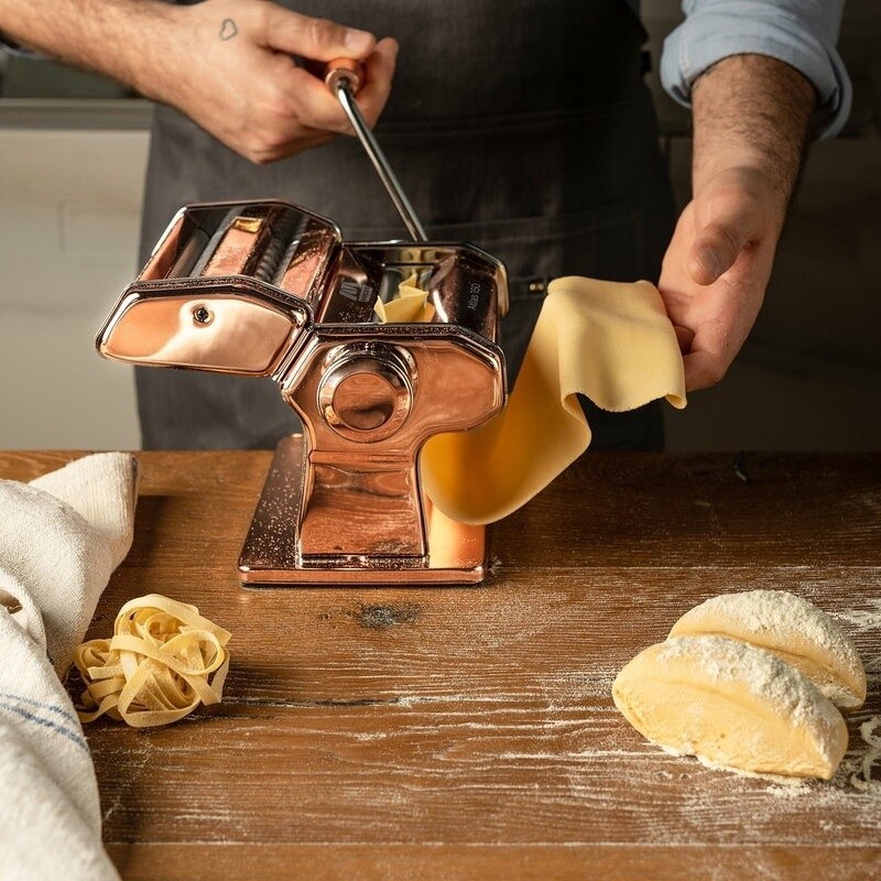 Sfogliatrice per pasta Atlas 150 marcato colore Rame