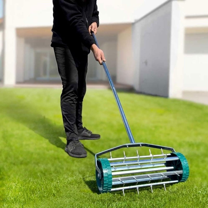 Dettaglio del manico ergonomico del Rullo Aeratore