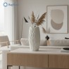 Vaso porta fiori e centro tavola per casa moderna realizzato in porcellana bianca. Altezza 31 cm