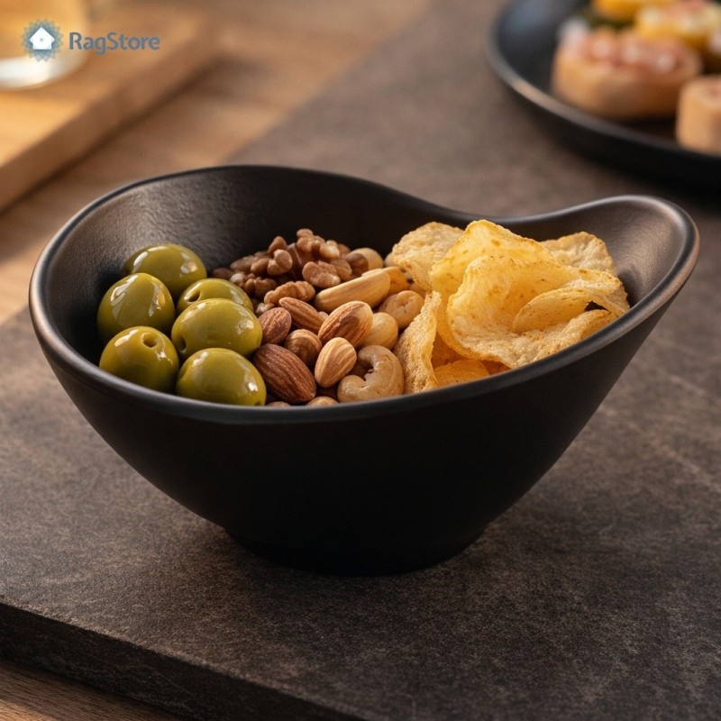 Ciotolina ergonomica in melamina nera ideale per salatini e snack