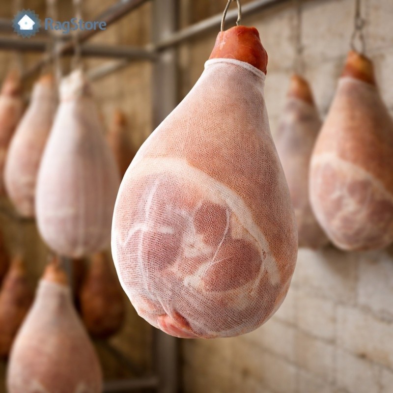 Calze in tessuto elastico bianco per proteggere i prosciutti durante la stagionatura