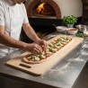 Dettaglio della superficie in legno di betulla levigata per pala pizza lunga 120 cm