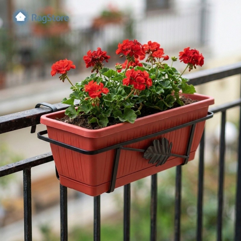 Fioriera in ferro con vaso in plastica a cassetta per fiori da balcone