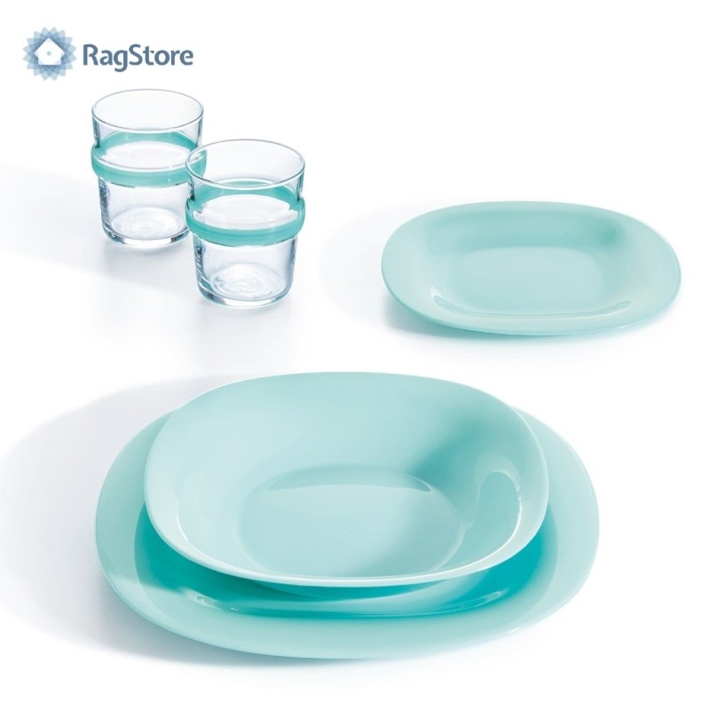 Set piatti quadrati Luminarc Carine Turquoise con bicchieri su sfondo bianco